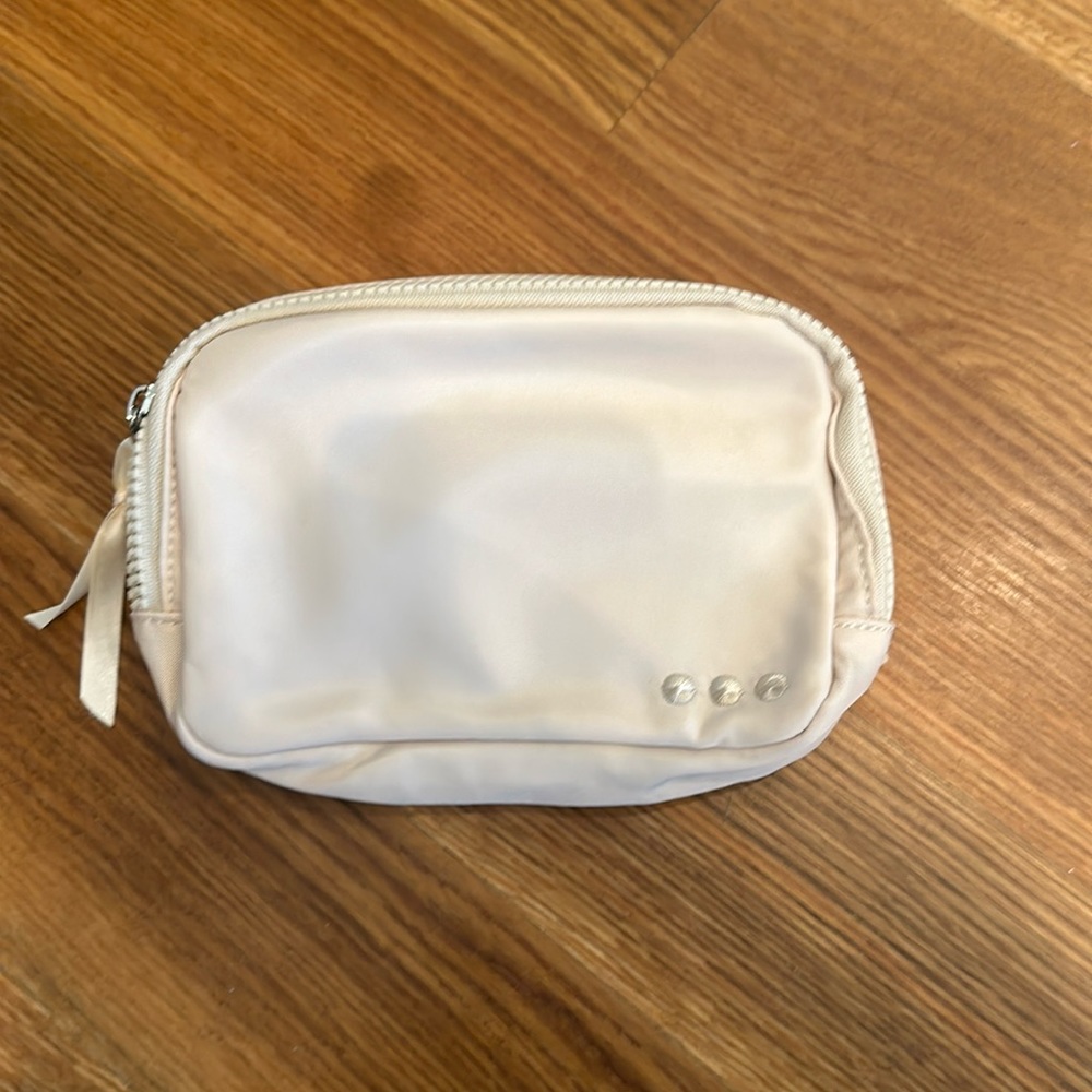 NWT PS Fanny Pack - cream/ off white